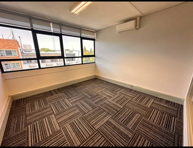 238M² OFFICE TO LET IN GREENSIDE